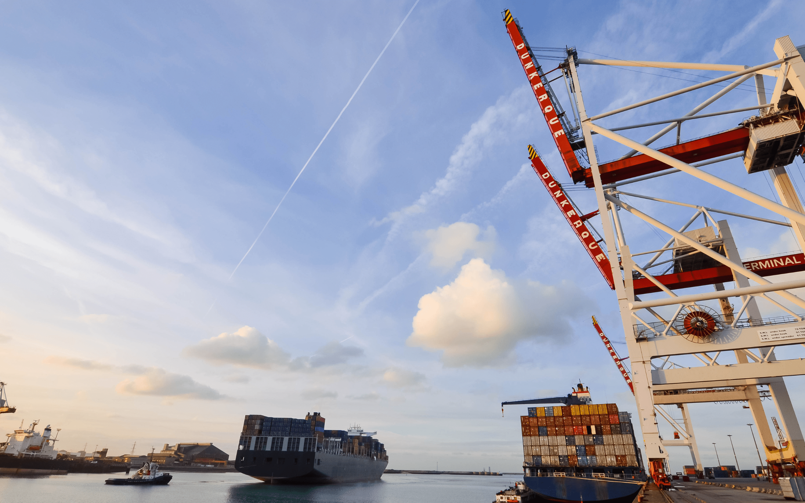 Photo du Port de Dunkerque pour illustrer le texte sur les industries présentes sur le territoire Dunkerquois.
